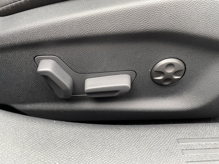 Vehicle Image 37