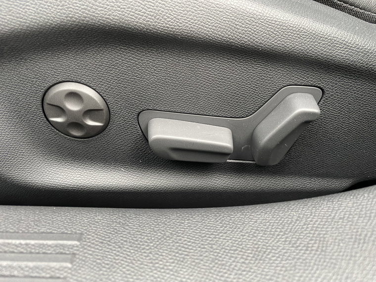 Vehicle Image 38