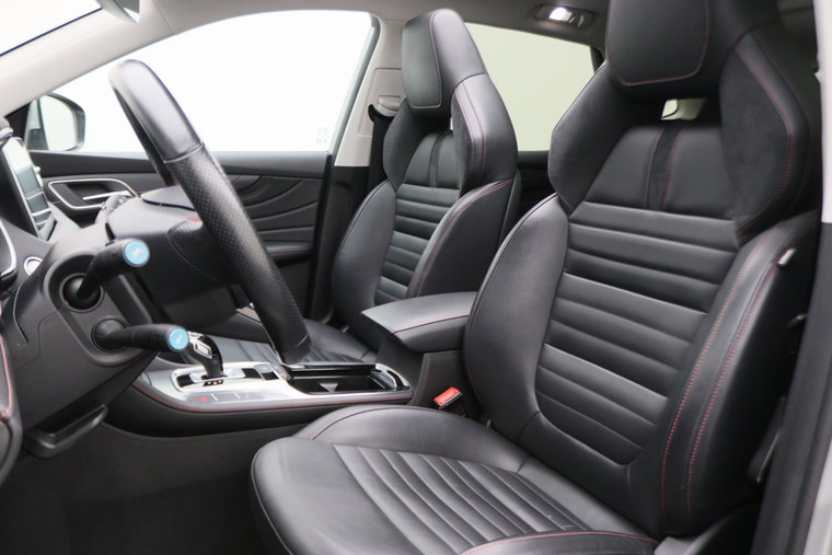 Vehicle Image 9