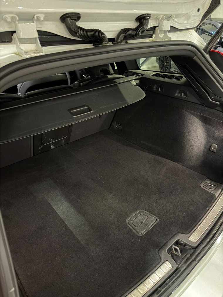 Vehicle Image 33