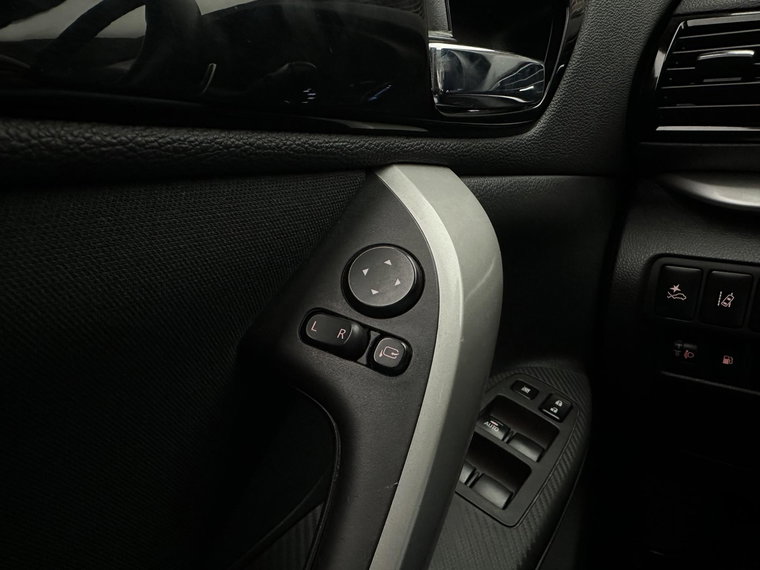 Vehicle Image 28