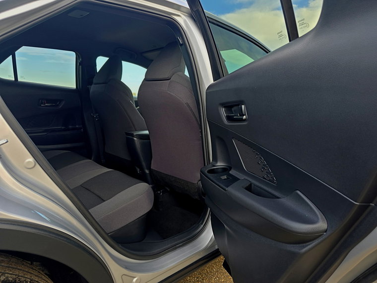 Vehicle Image 32