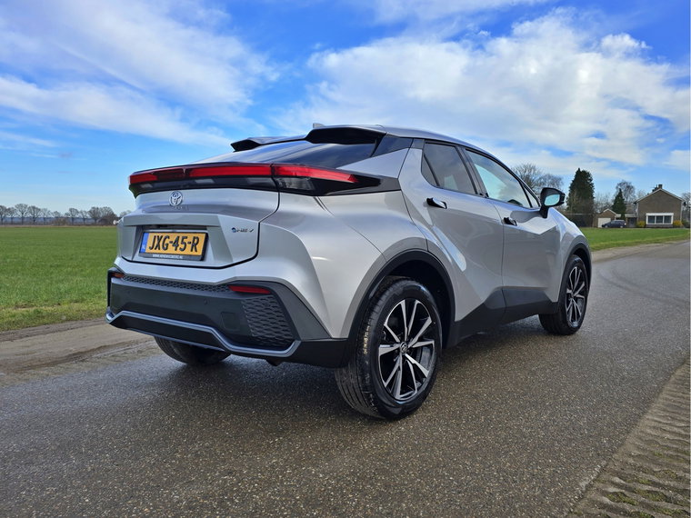 Vehicle Image 8