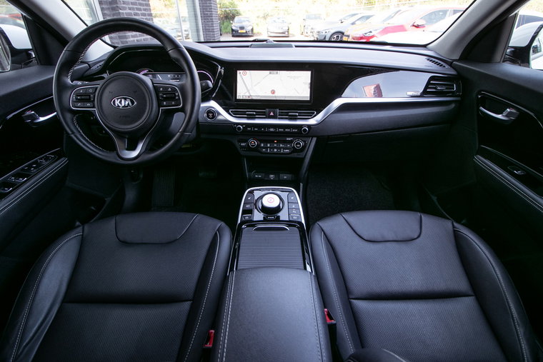 Vehicle Image 16