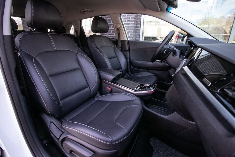 Vehicle Image 6