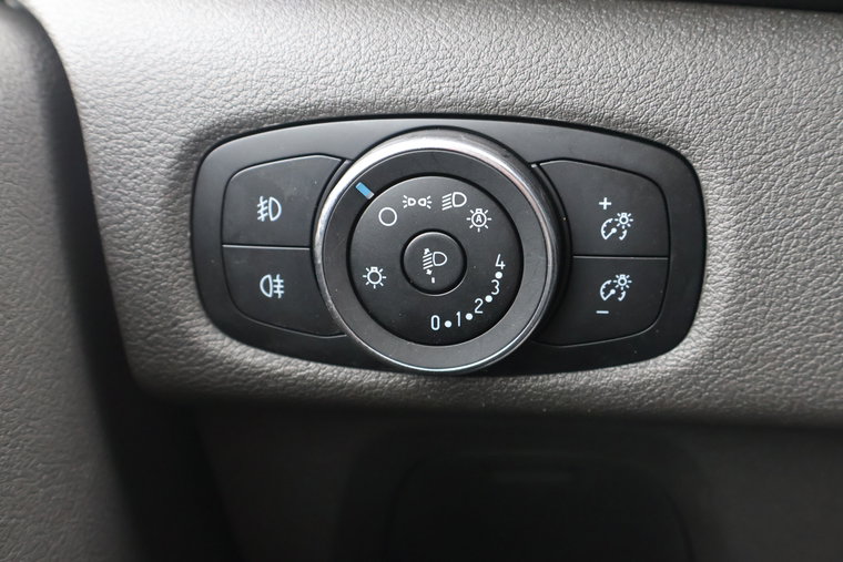 Vehicle Image 32