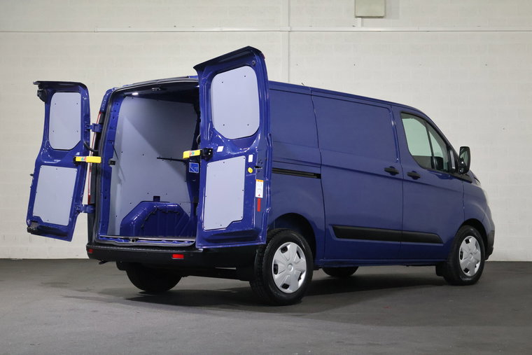 Vehicle Image 10