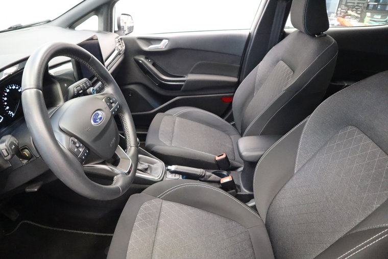 Vehicle Image 6