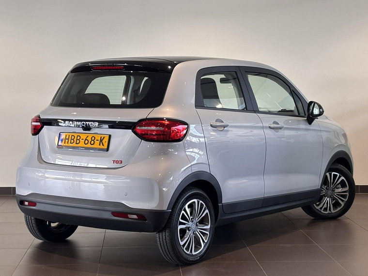 Vehicle Image 9
