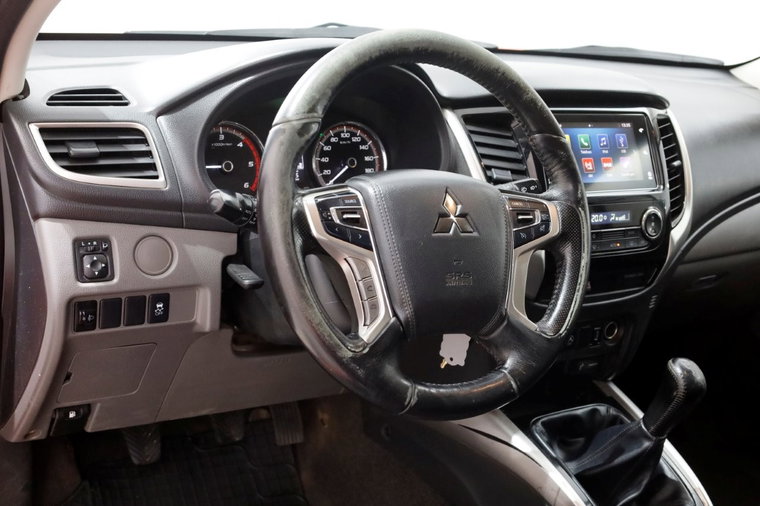 Vehicle Image 14