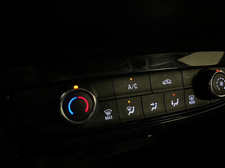 Vehicle Image 32