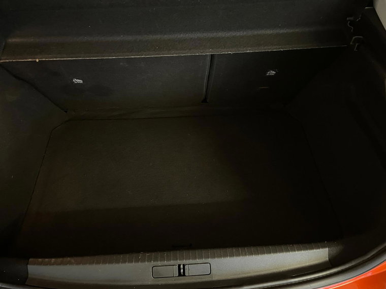 Vehicle Image 38