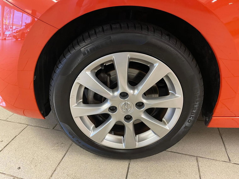 Vehicle Image 11