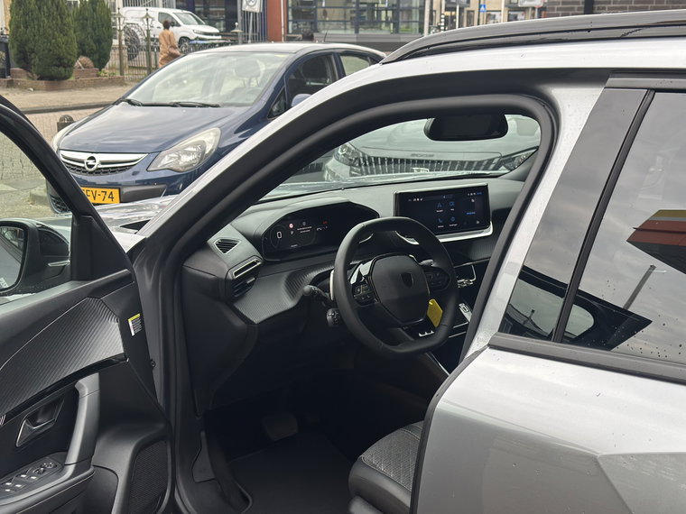 Vehicle Image 17