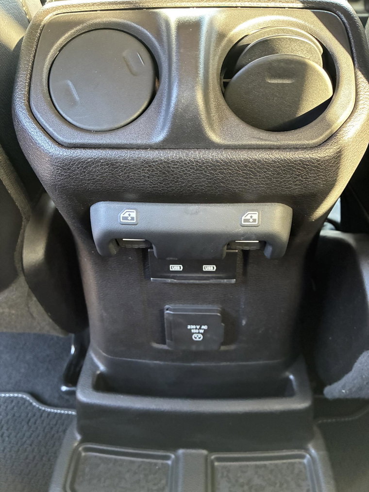 Vehicle Image 30
