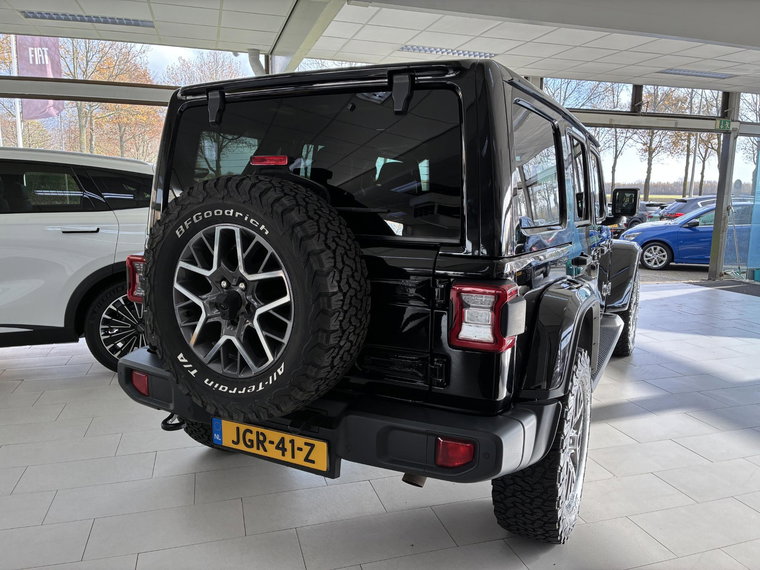 Vehicle Image 35