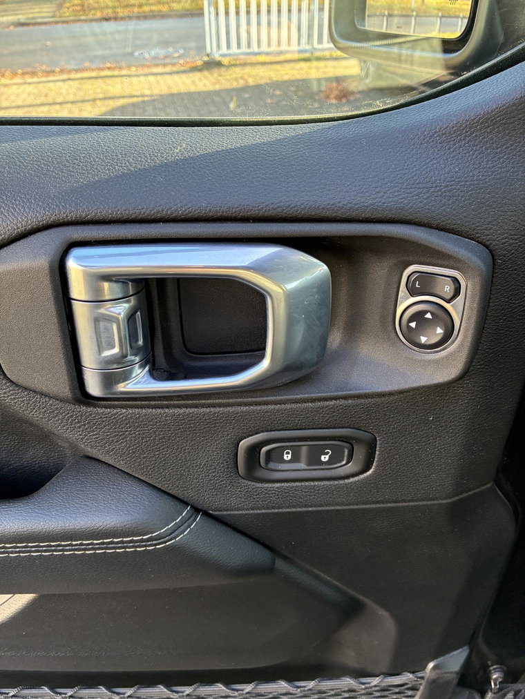 Vehicle Image 52