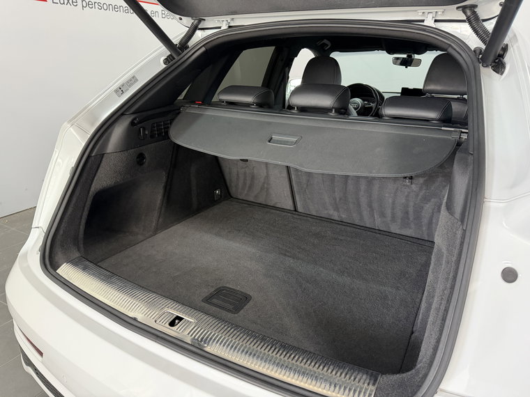 Vehicle Image 35