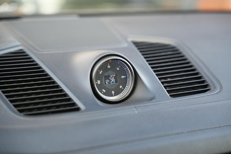Vehicle Image 25