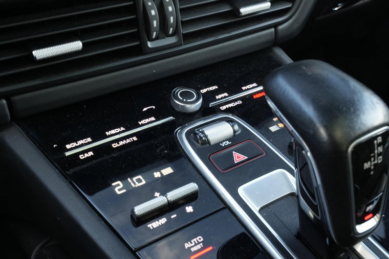 Vehicle Image 29