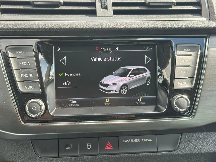 Vehicle Image 19