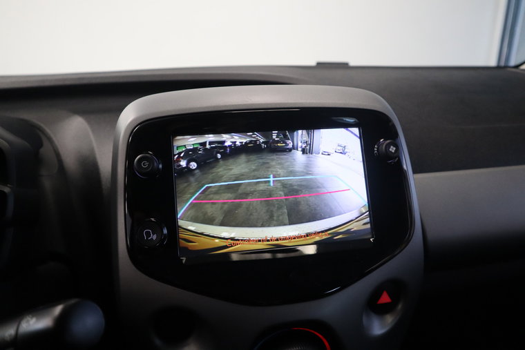Vehicle Image 12
