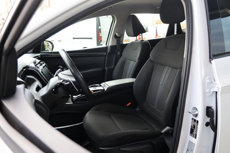 Vehicle Image 16