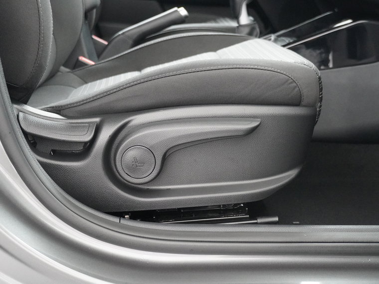 Vehicle Image 42