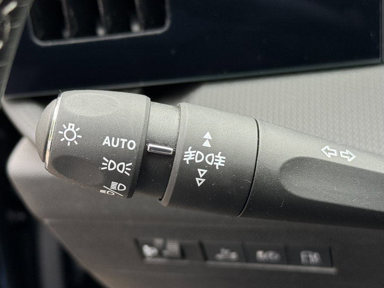 Vehicle Image 26