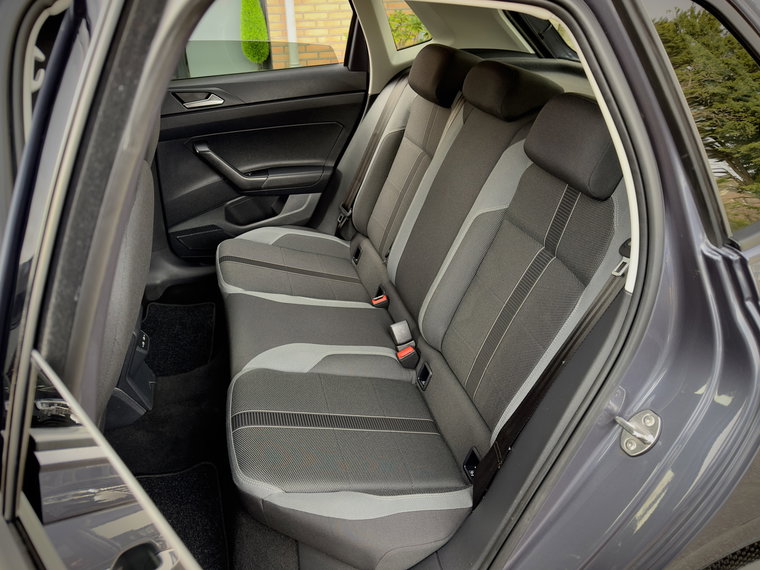 Vehicle Image 14