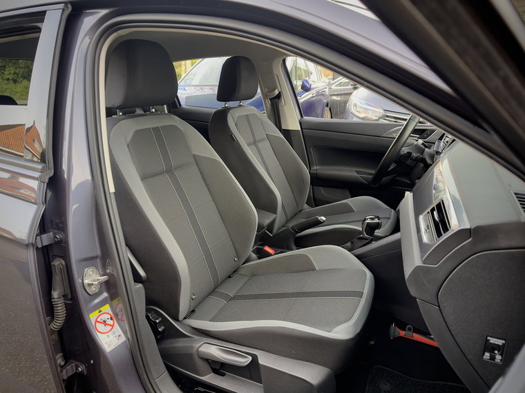 Vehicle Image 15