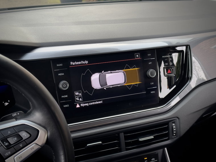 Vehicle Image 32