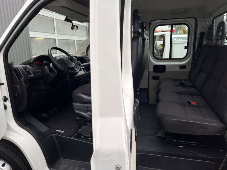 Vehicle Image 35