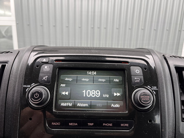Vehicle Image 43