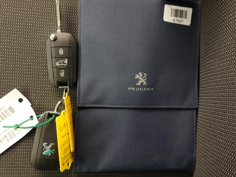 Vehicle Image 30