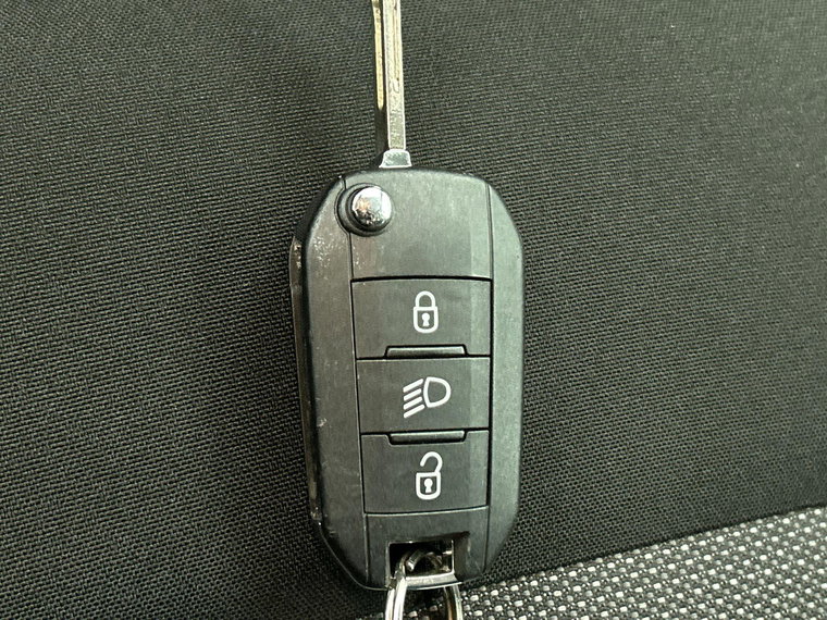 Vehicle Image 27