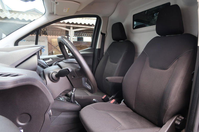 Vehicle Image 13