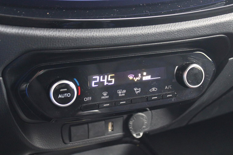 Vehicle Image 23