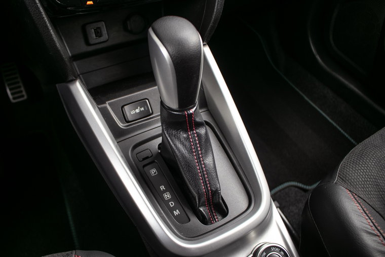 Vehicle Image 25