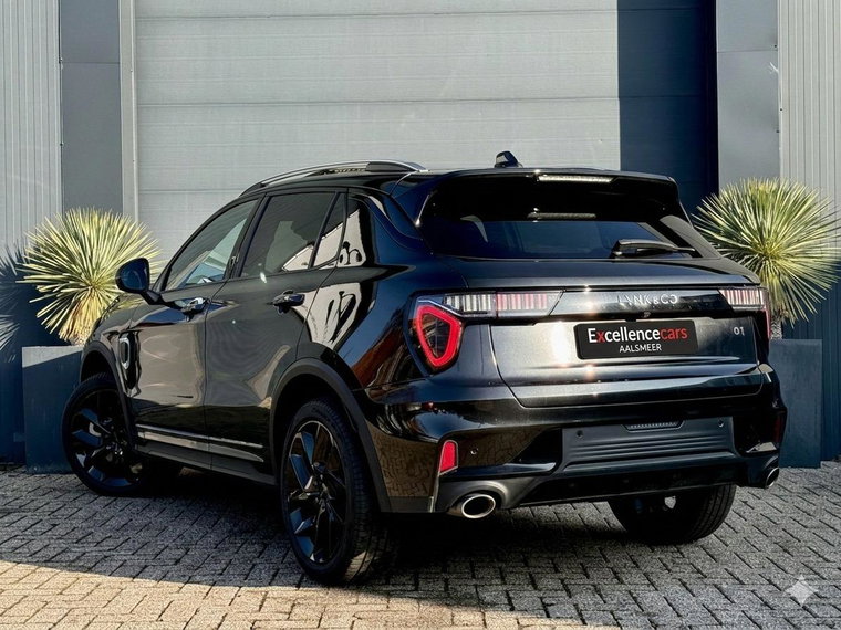 Vehicle Image 16