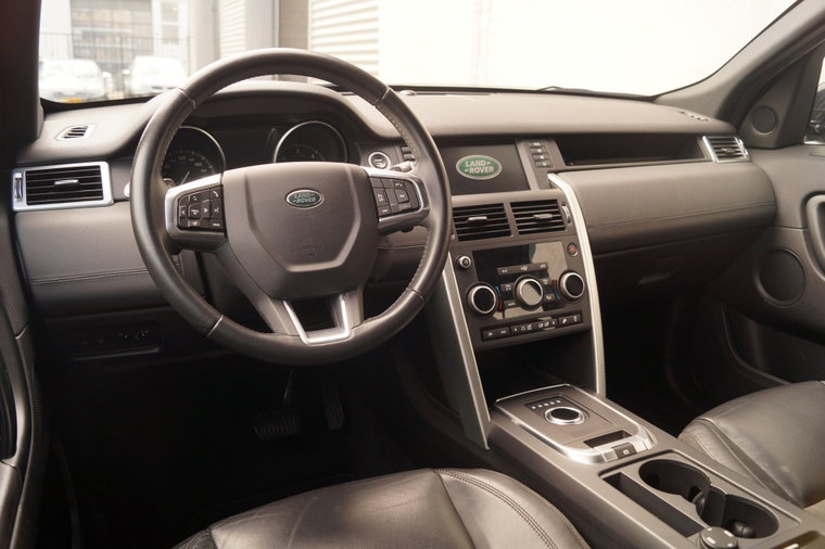 Vehicle Image 8