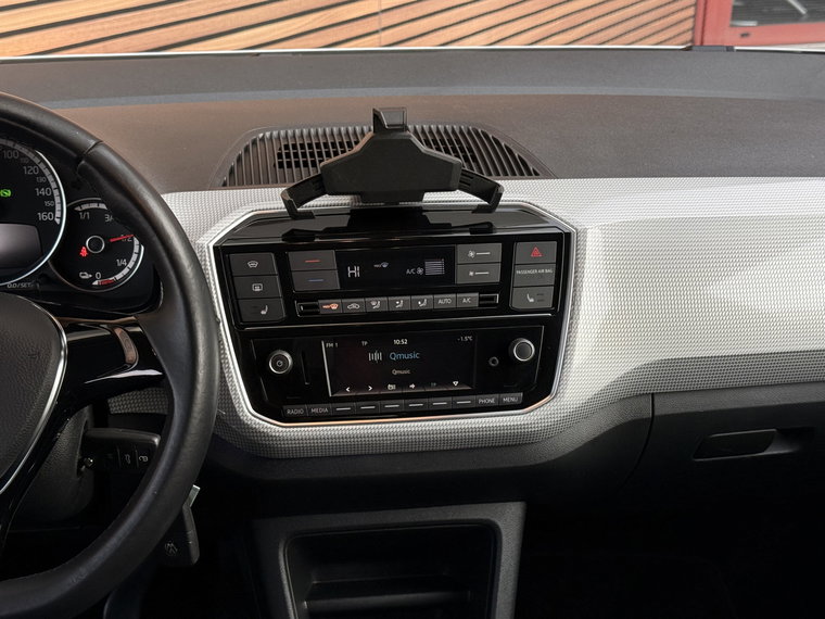 Vehicle Image 23