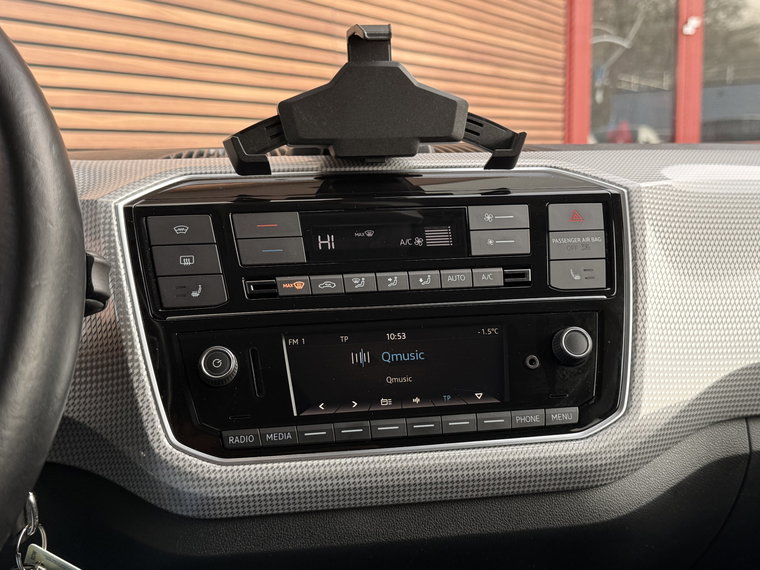 Vehicle Image 24