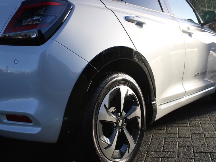 Vehicle Image 12