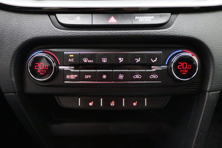 Vehicle Image 38