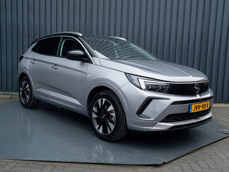 Vehicle Image 52