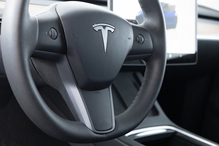 Vehicle Image 16