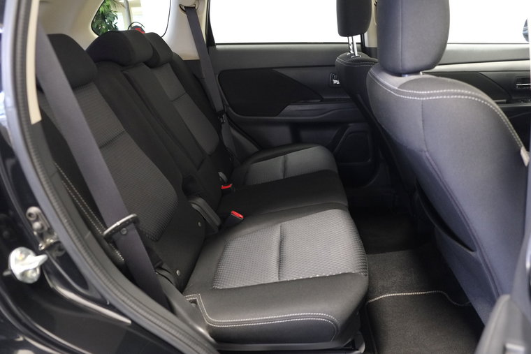 Vehicle Image 13