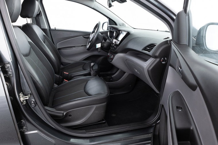 Vehicle Image 7