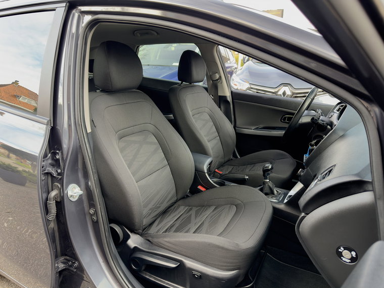 Vehicle Image 22